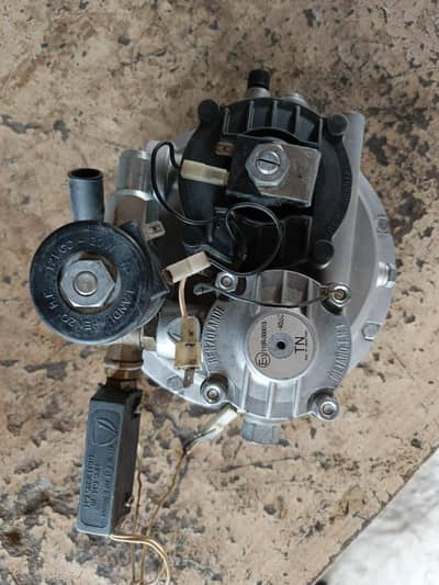almost new CNG kit and cylinder urgent sale