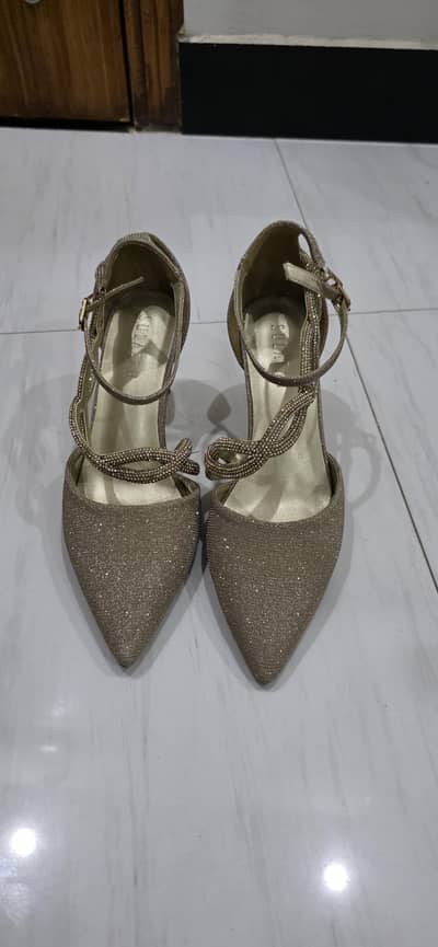 sulafah bridal barat heels 10,000 size 37