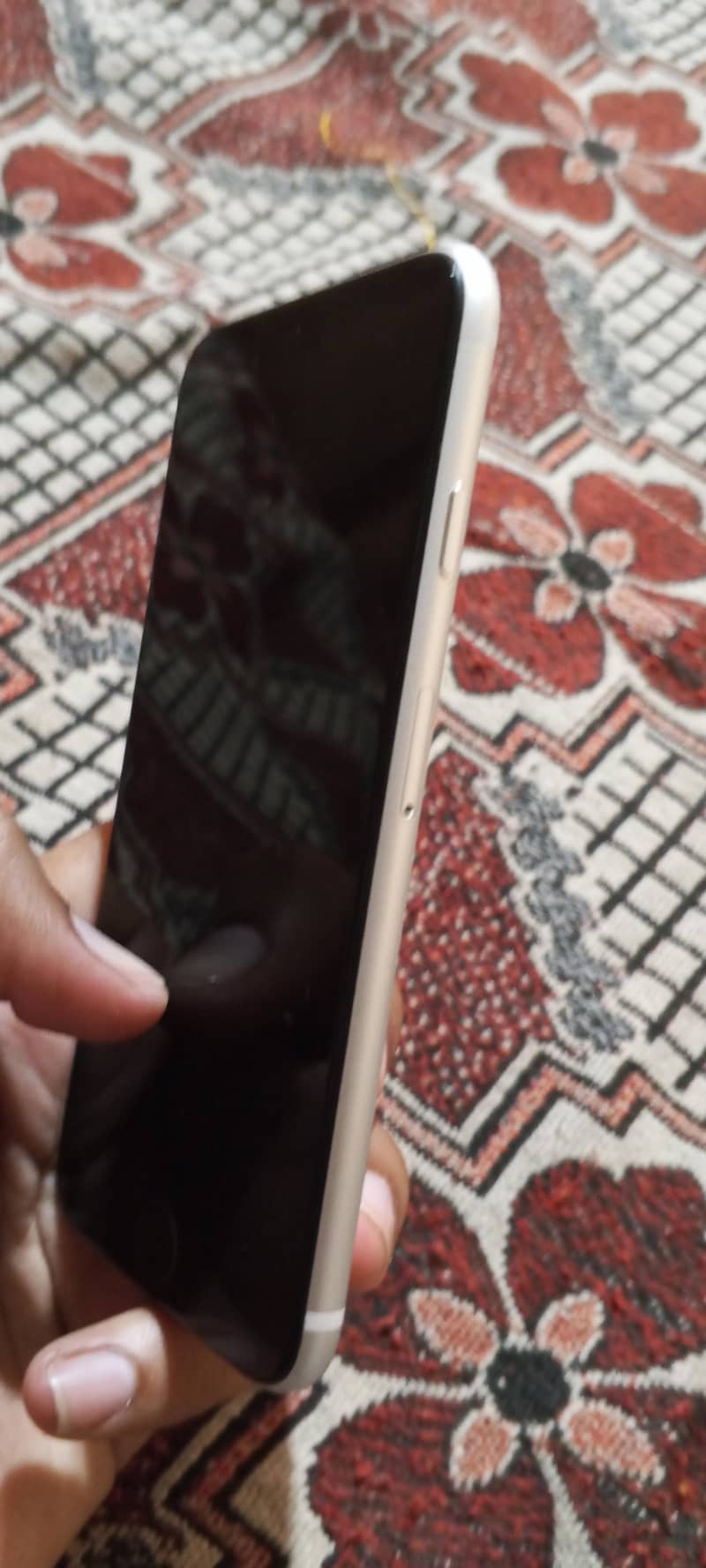 iPhone se second generation 4