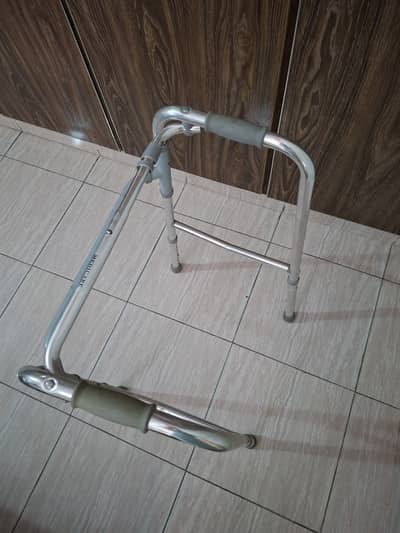 Aluminum Walking Frame / Medical Walker – Adjustable Height