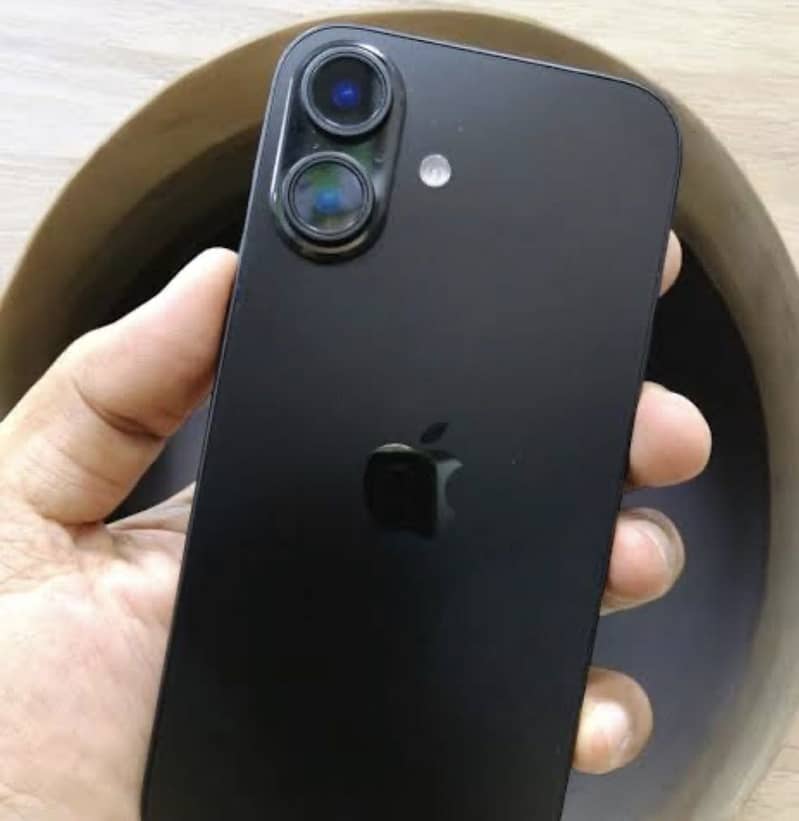 Apple iPhone 16 1