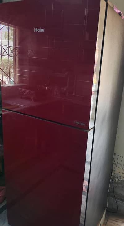 Haeir HRF 306, 276L Refrigerator, 10/10 condition