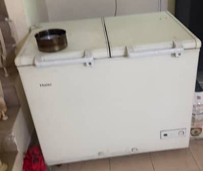 Double door deep freezer