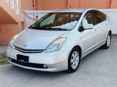 Toyota prius 2011 model -4 grade -import 2016