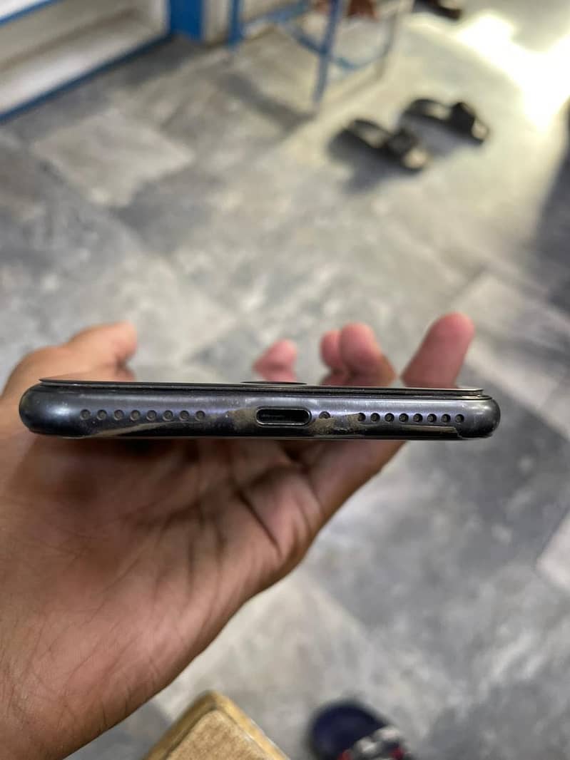 Apple iPhone 8 Plus 5