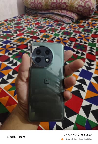 one plus 11(16/512gb) wtsap 03290396209