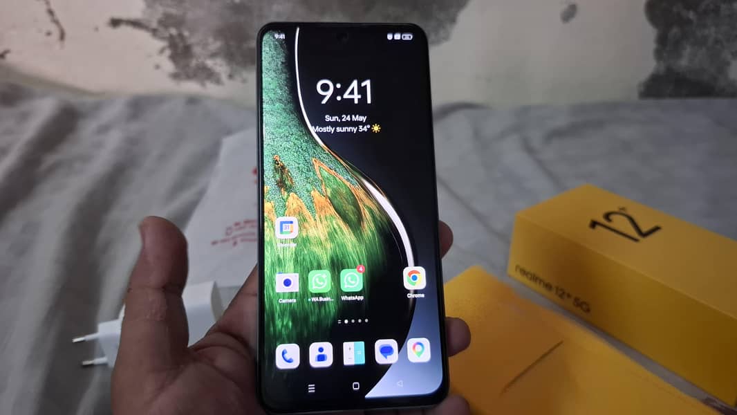 Realme 12+ 10