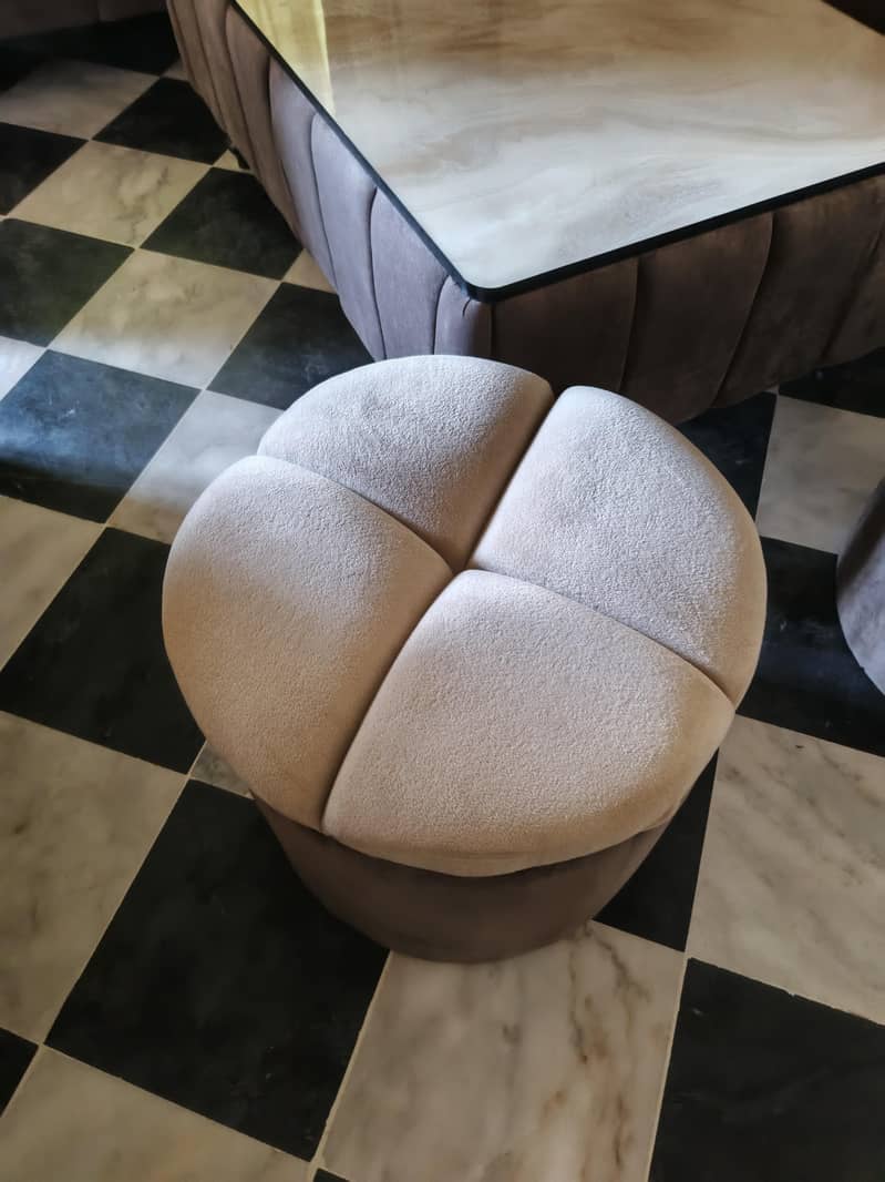 7 seater sofa+dewan+10 cutains+ table+5 stools 14