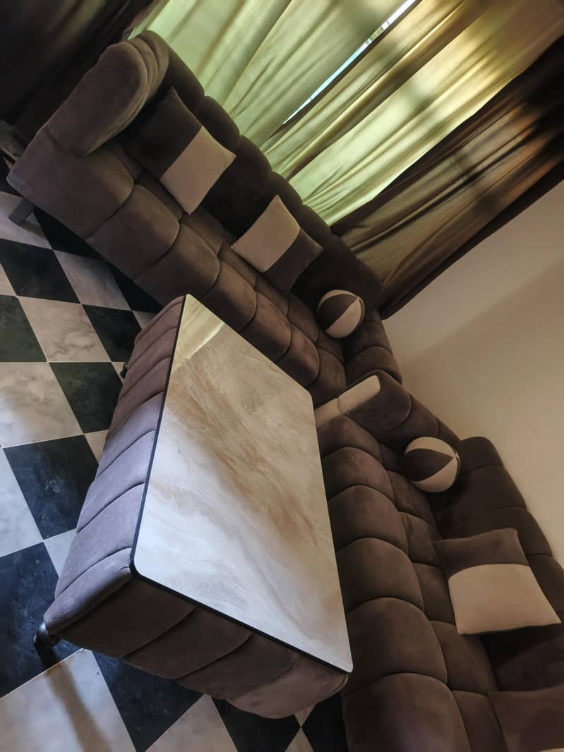 7 seater sofa+dewan+10 cutains+ table+5 stools 15