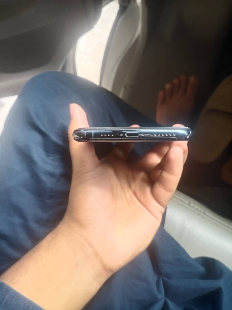 iPhone 11 Pro Max 3
