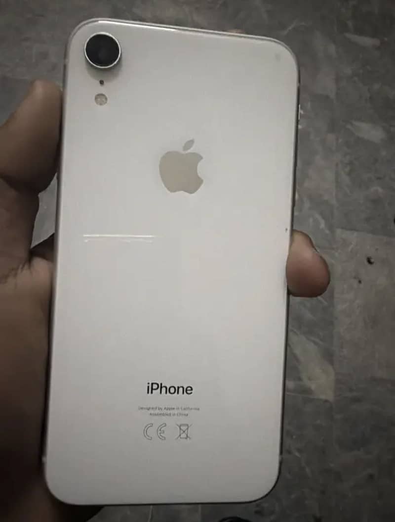 IPHONE XR  3