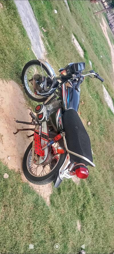 honda 125 2015 100% ok exchange cd 70 possible