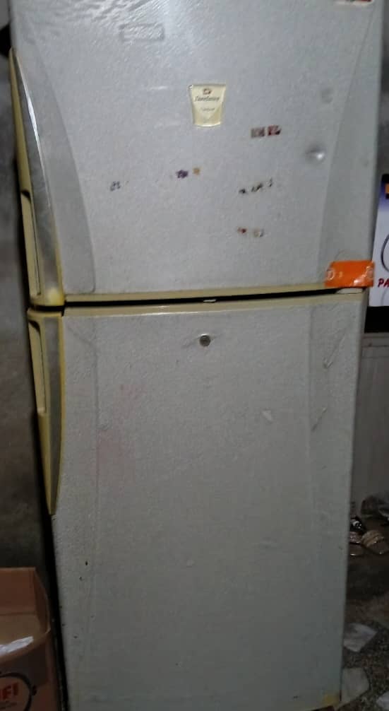 Refrigerator 0