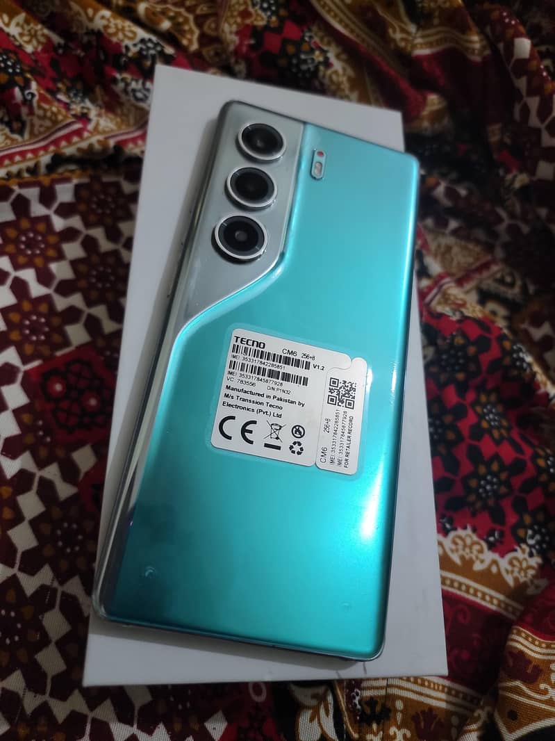 Tecno CAMON 40 Pro 0