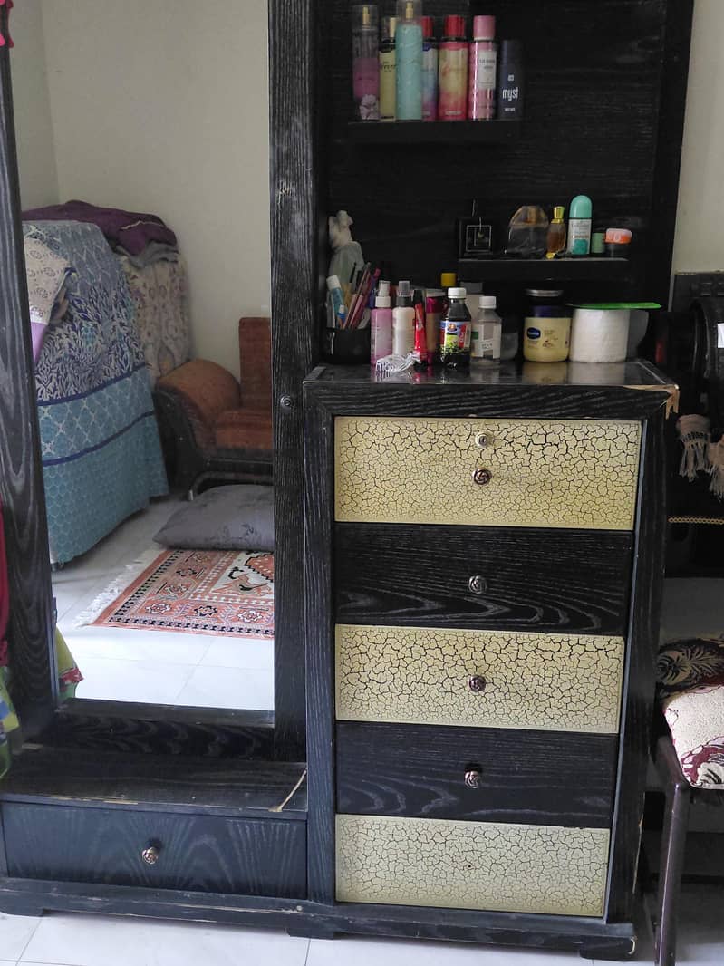 bed set with dressing 12
