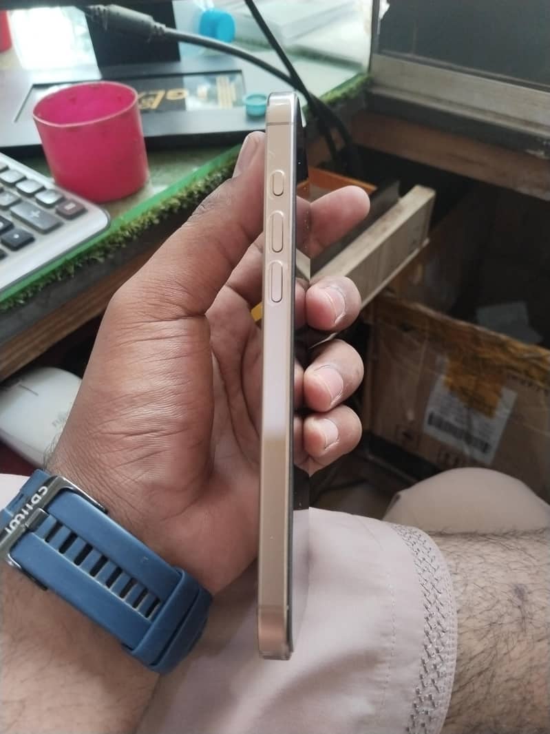 iphone 16 pro max 2