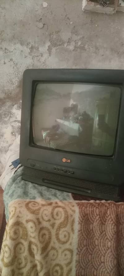 LG 14” CRT TV 2003 Model – Working Condition