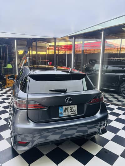 lexus ct200