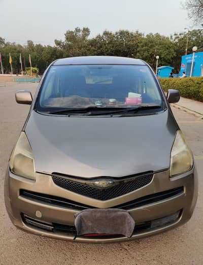 Toyota Ractis 2006
