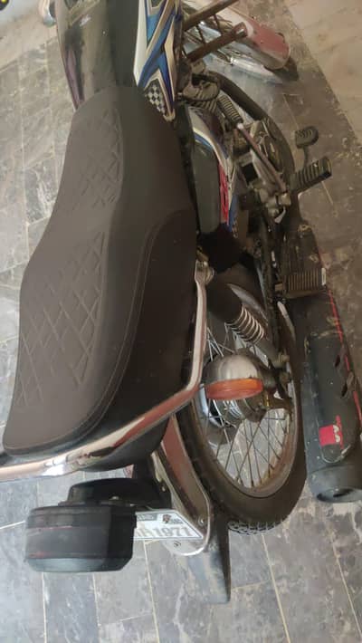 good condition tyre new my name no any work engine ok brand new bike
