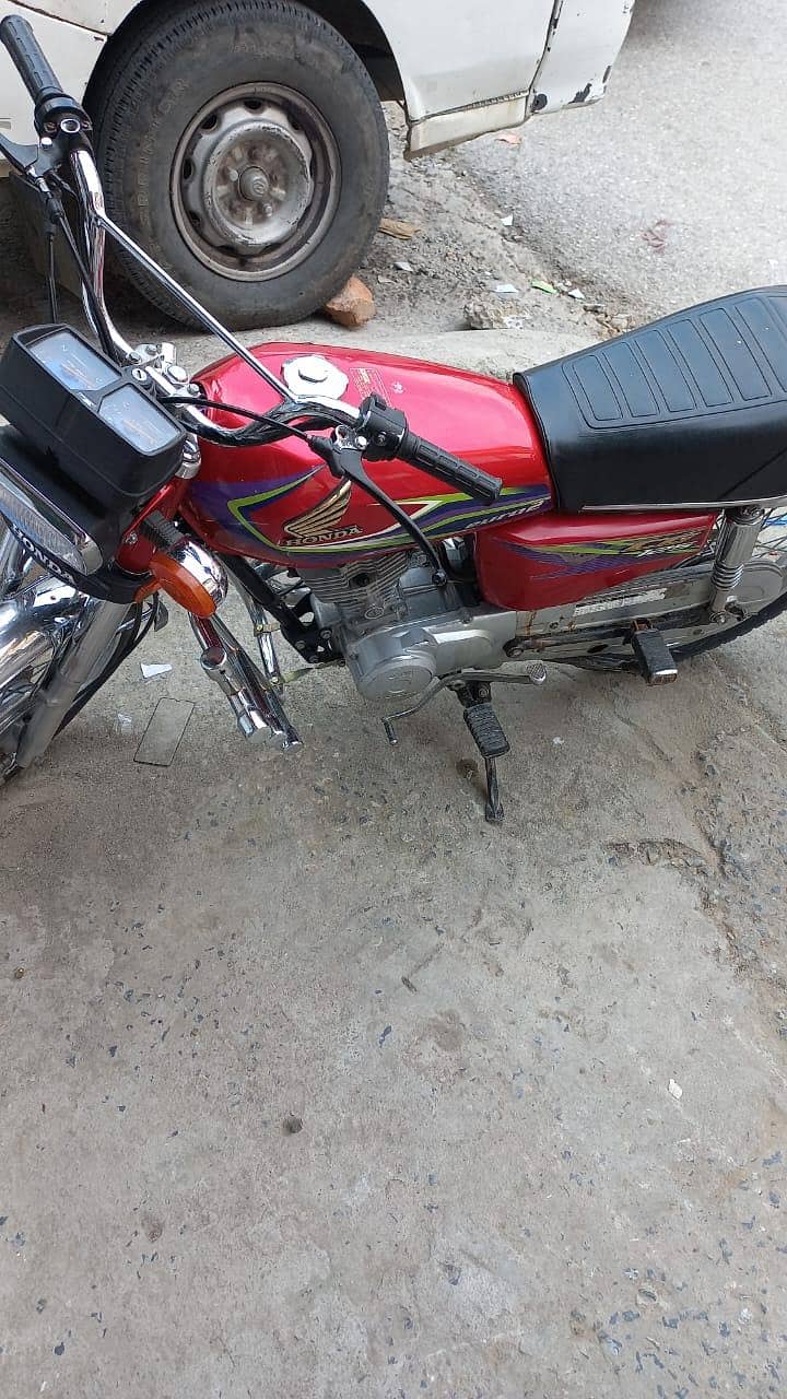 موٹر سائیکل سیل کرنا ہے 03422038558 0