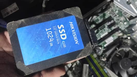 1TB SSD SATA  98% Health
