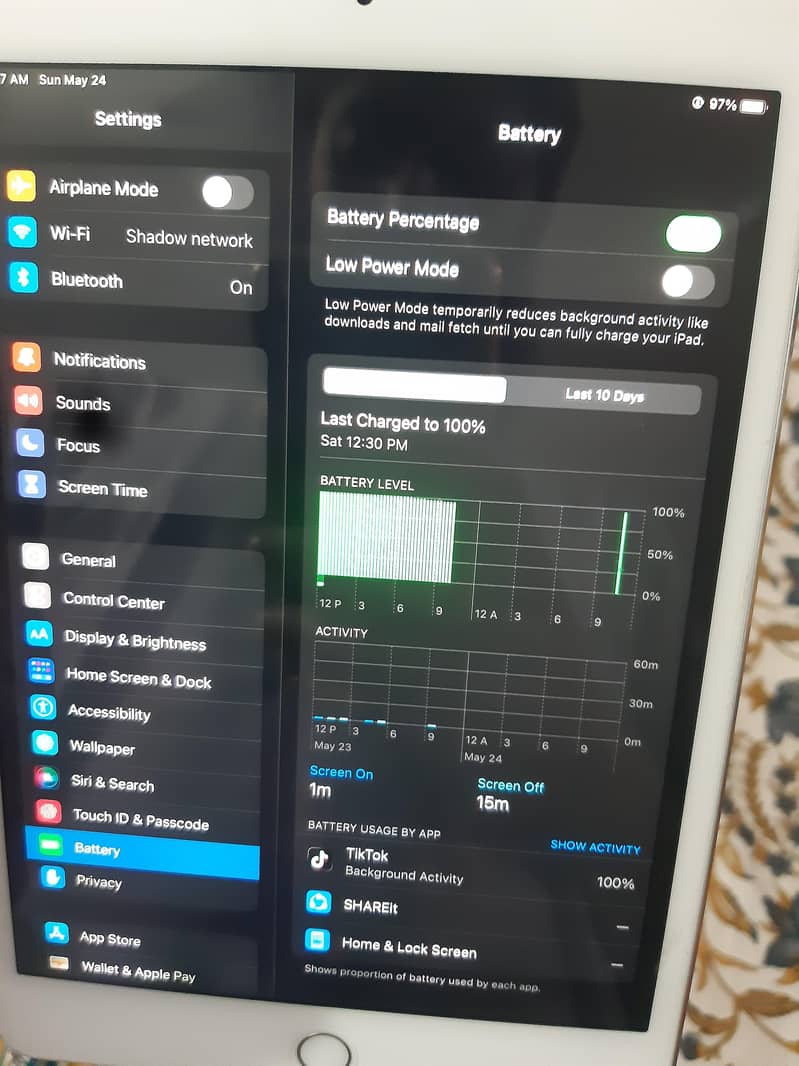 ipad mini 4  10/10 condition 7