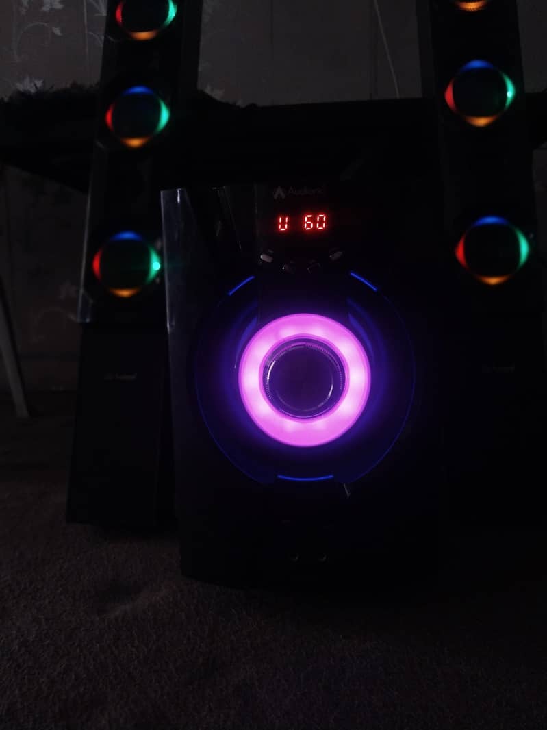 RB110 SPEAKERS 0
