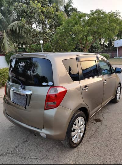 Toyota Ractis 2006
