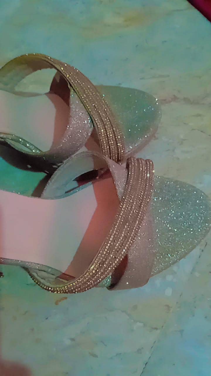 metro heels 2