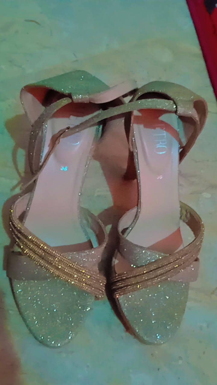 metro heels 3