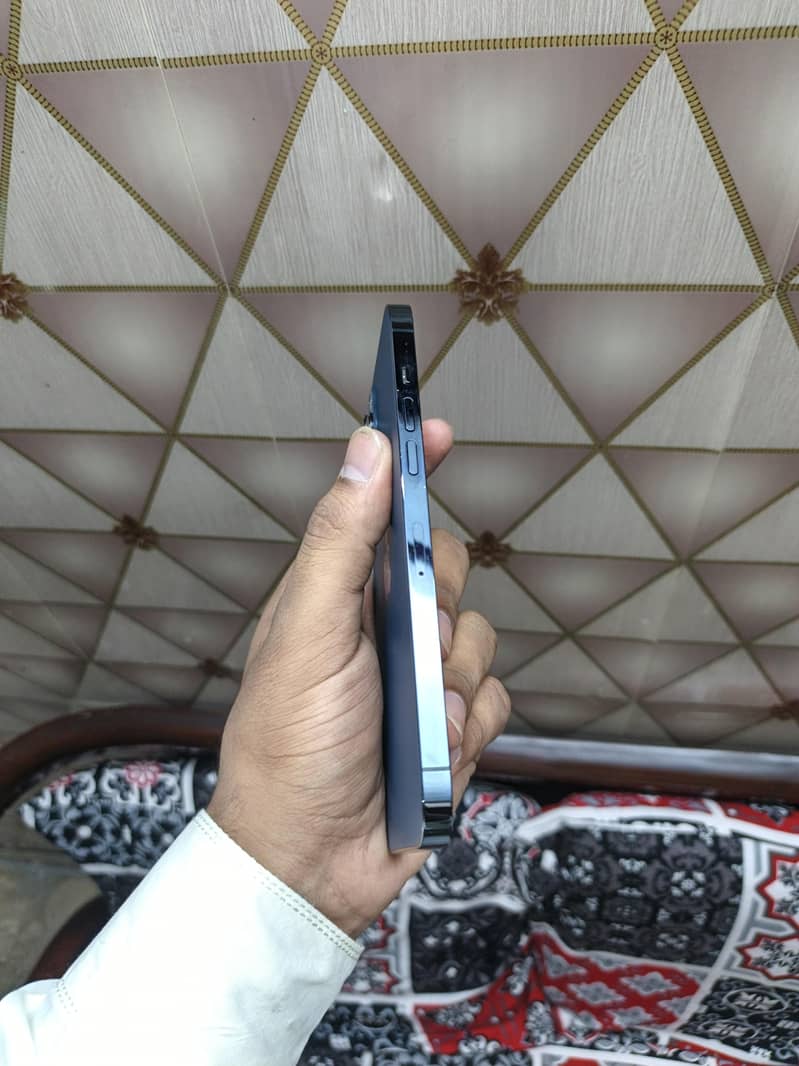 iphone 12 pro max 2