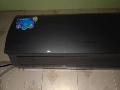 Kenwood Invertor AC in 10/10 Condition