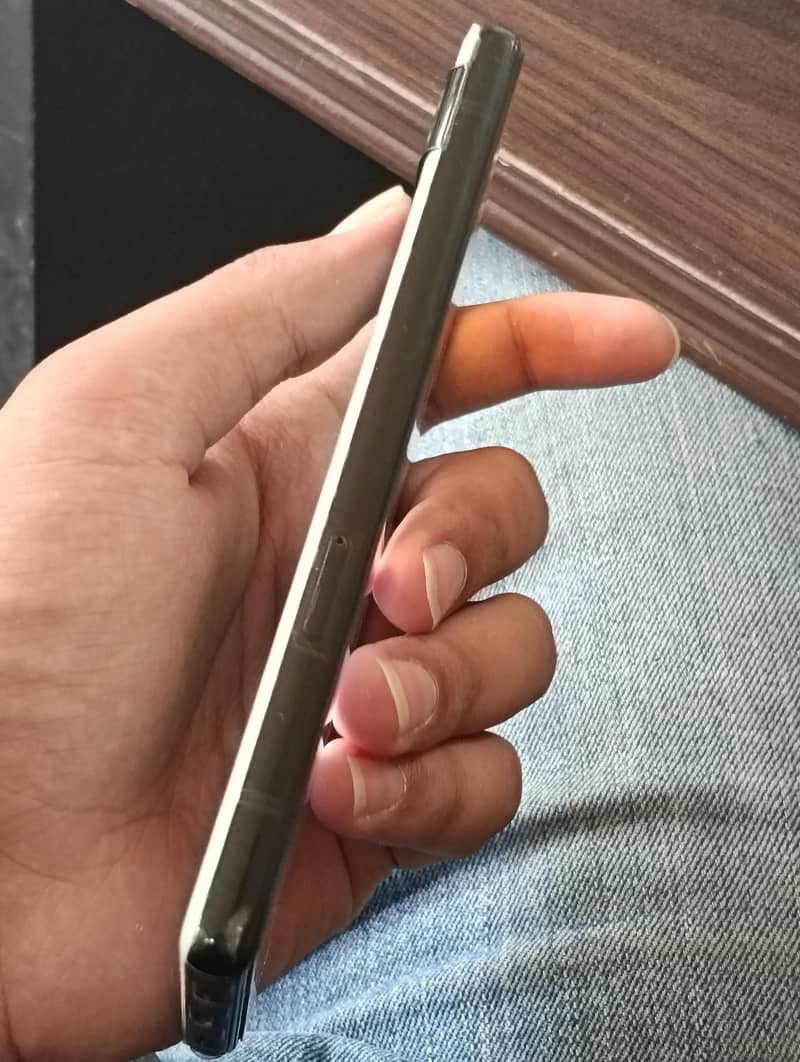 Google pixel 6a. 1