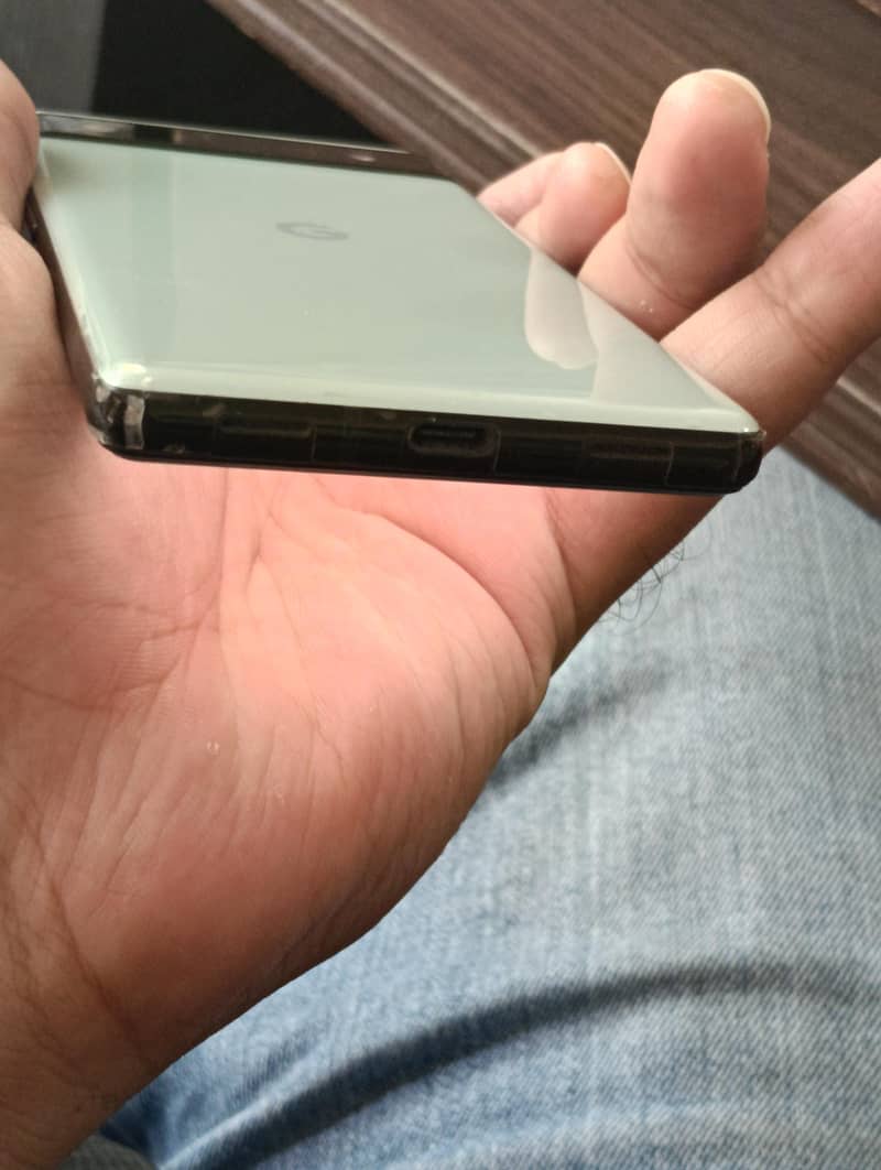 Google pixel 6a. 2