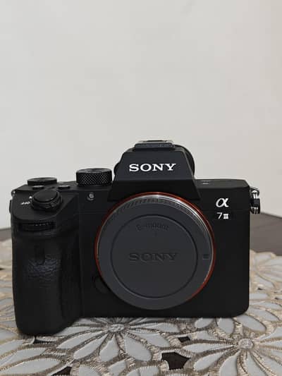 Sony A7III 10/10 for sale