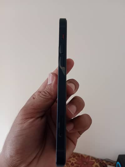 Iphone 12.     . 64GB Javi.  89% Bettry Health.