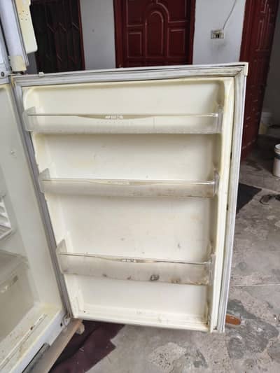 FOR SALE: Waves Refrigerator / Deep Freezer (Large Capacity)