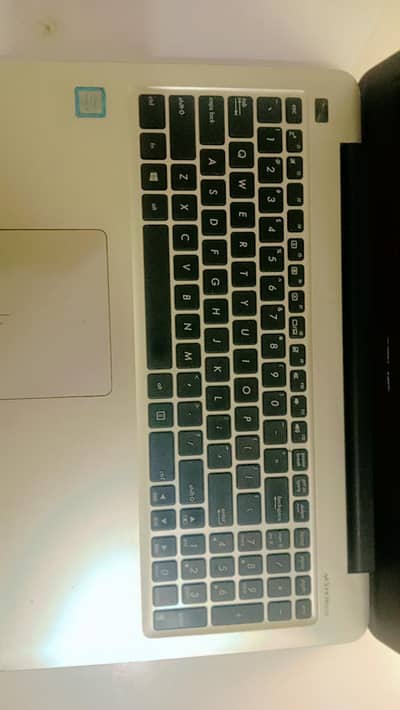 selling my laptop Asus sonic master