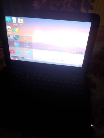 Chromebook behtreen condition or negotiable price all okay no any faul