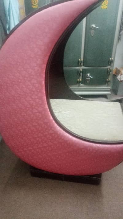 baby cot