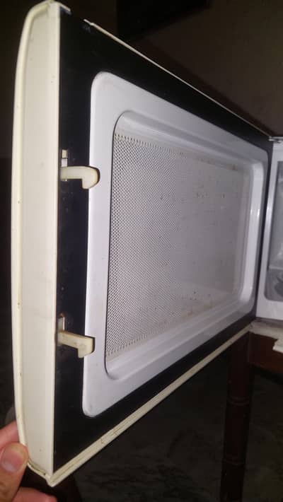 microwave oven