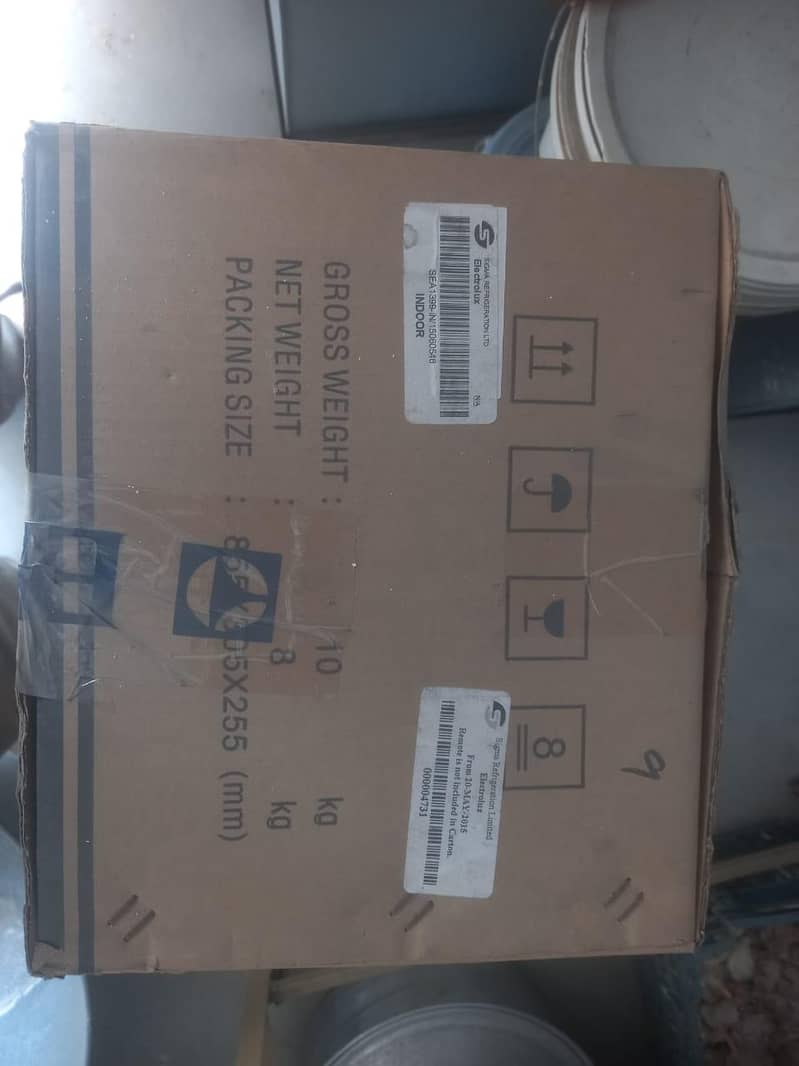 Electrolux split AIR CONDITIONER 4