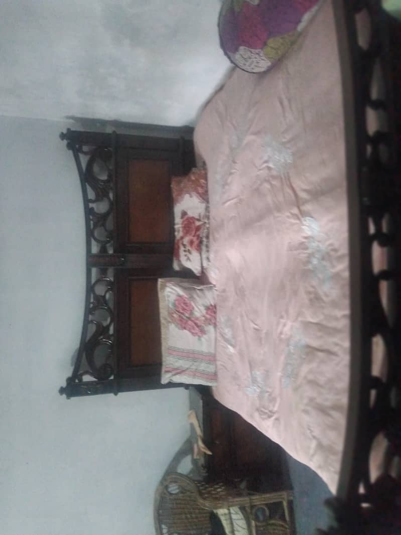 King bed 1