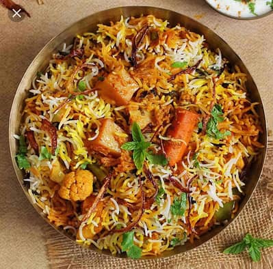 4 bandon k ghar k liye cook chaiye