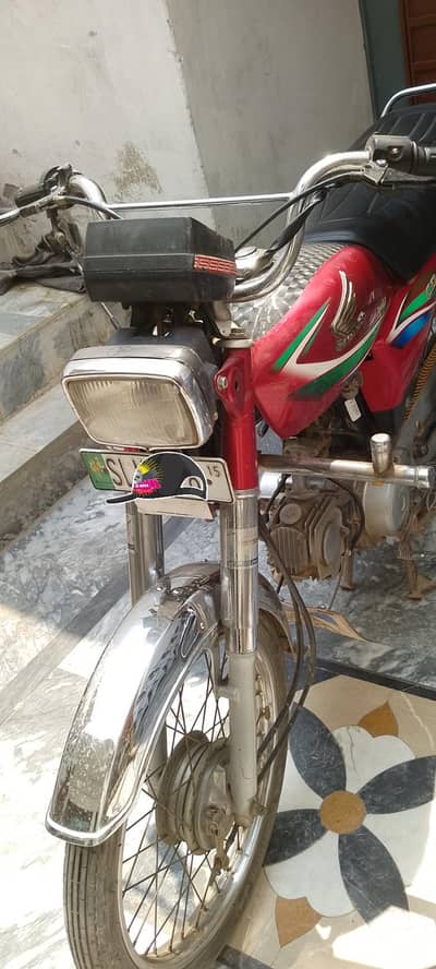 Honda motorcycle CD 70 for sale in best condition