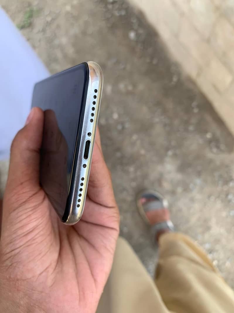 Apple iPhone X 0
