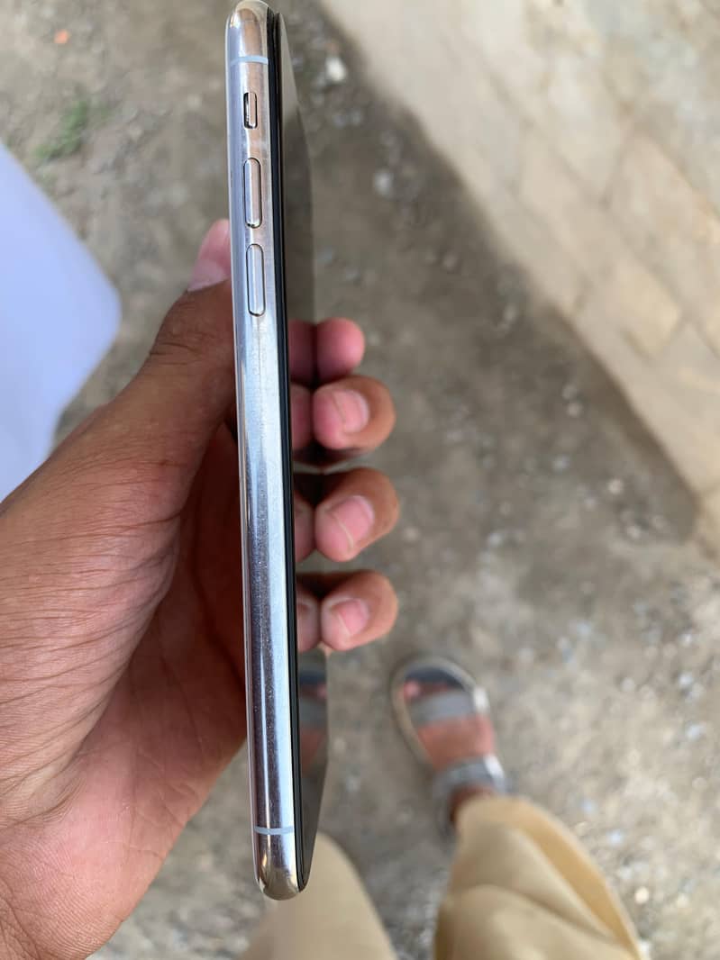 Apple iPhone X 6