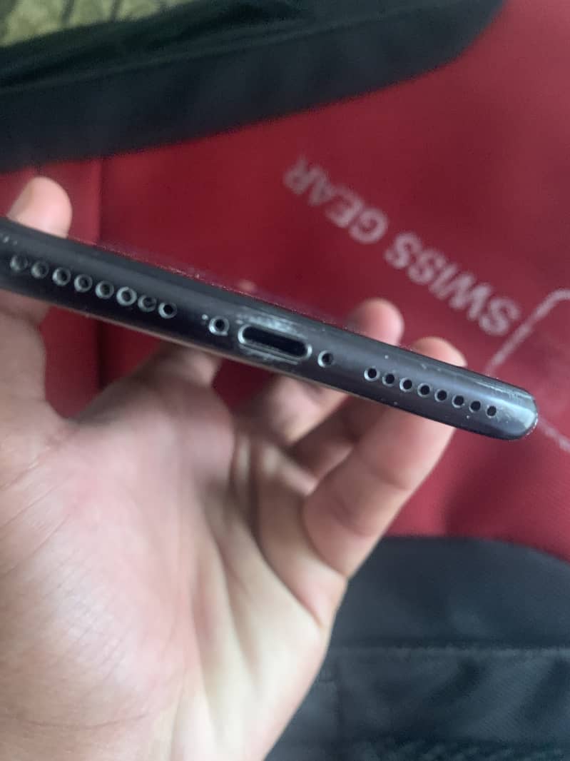 Apple iPhone 7 Plus 3