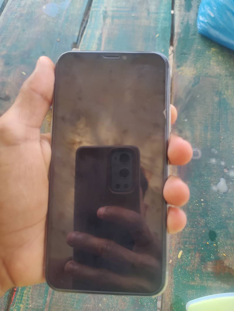 Apple iPhone X 4
